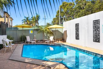 Travel Auctions PENINSULA NELSON BAY