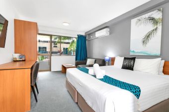 Travel Auctions PENINSULA NELSON BAY