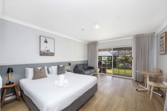 Travel Auctions Hotel The Quarters Forresters Beach