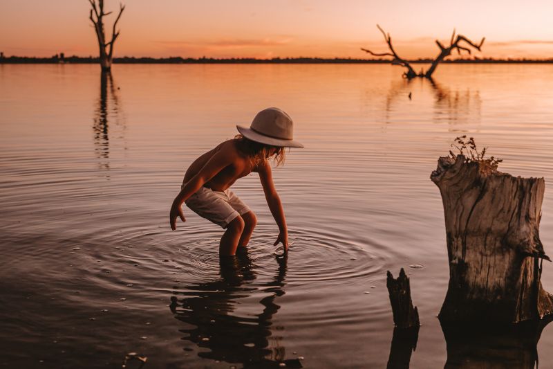 On the Road - Discovering Lake Bonney