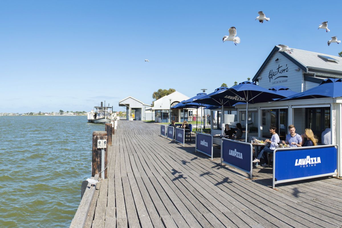 On the Road - Discovering Hindmarsh Island