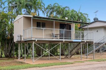 KATHERINE Standard Elevated Studio Cabin S2 A