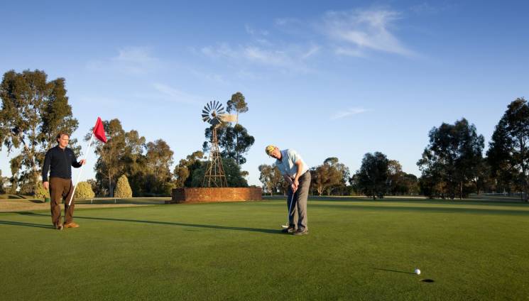 1532_3_rich_river_golf_club_resort_golf_course_visionsofvictoria1287276-305.jpg