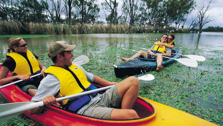 268_5_canoeing_friends_0007013-364-c.jpg