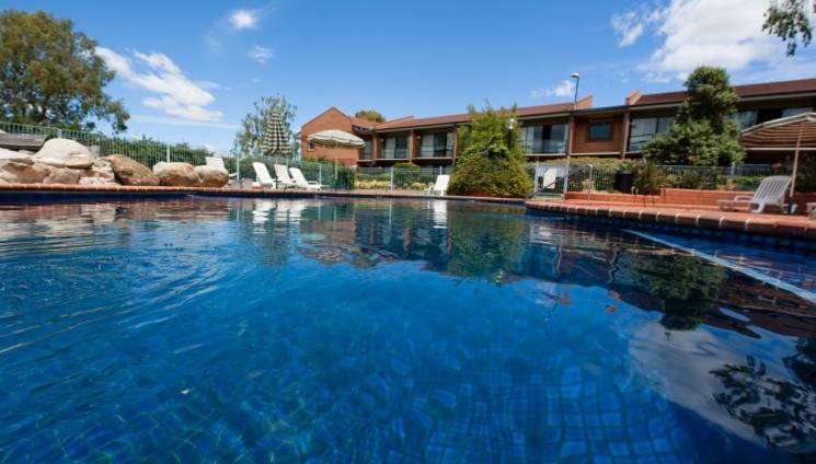 776_1_pool.jpg